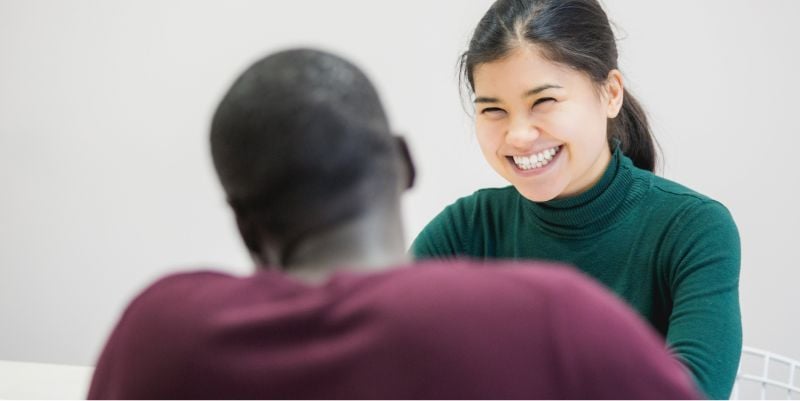 7 formas de transformar reseñas negativas en experiencias positivas