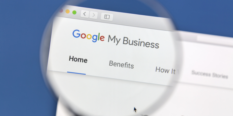 Lupa sobre una pagina de Google my Business.